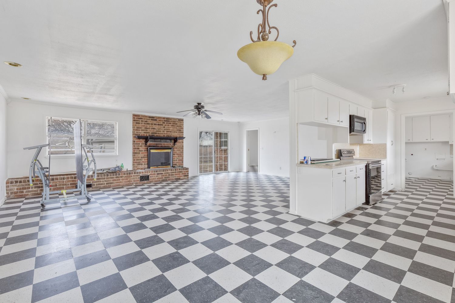 1706 N 161st East Ave, Tulsa, OK 74116